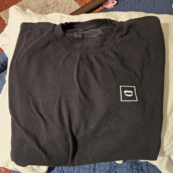 Chomp Brand Tshirt - Picture 1 of 6
